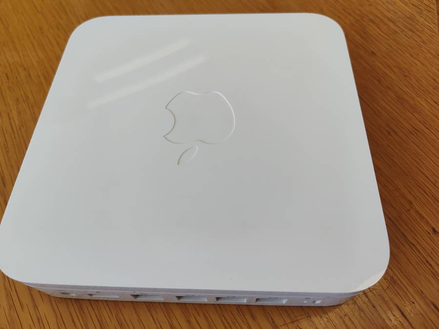 Apple AirPort Extreme Base Station A1143