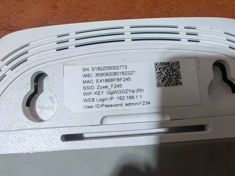 ZYXEL LTE3202-M432 ROUTER (It take a SIM CARD)