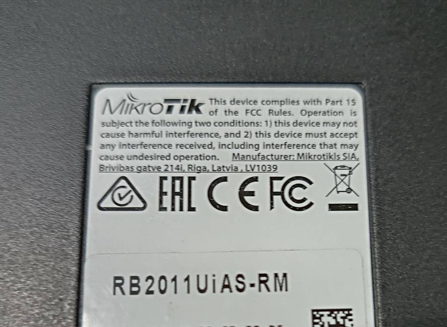 MikroTik RB2011UiAS-RM Routerboard Rackmount 5xLAN 5xGbit LAN 1xSFP -  network switch
