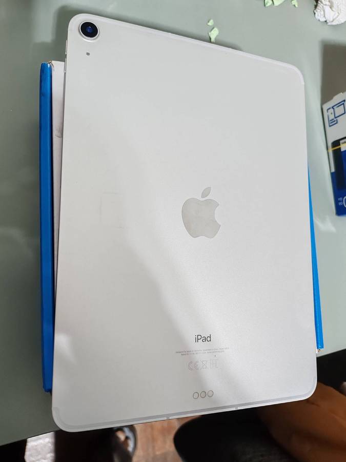 IPad Air 4th gen A2072 64GB