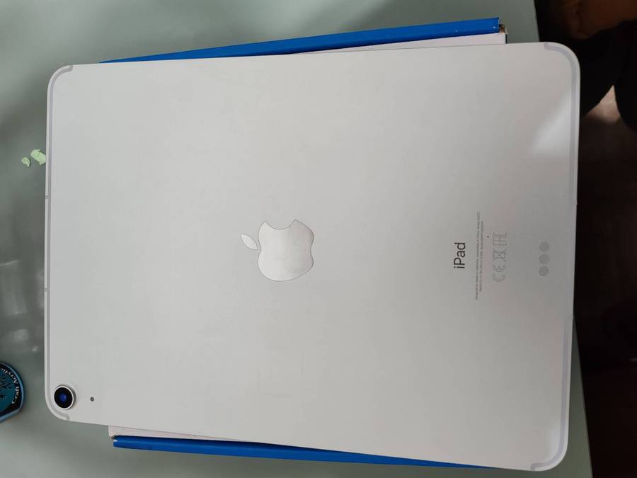 IPad Air 4th gen A2072 64GB