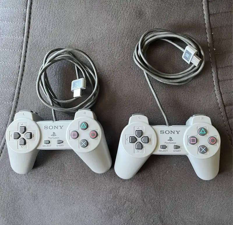 PlayStation Classic Console with 2 Controllers (Playstation 1)