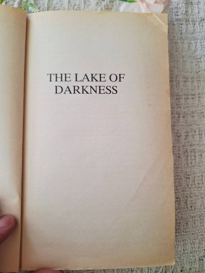 Lake of Darkness AND The Veiled One by Ruth Rendell. (2-in-1)