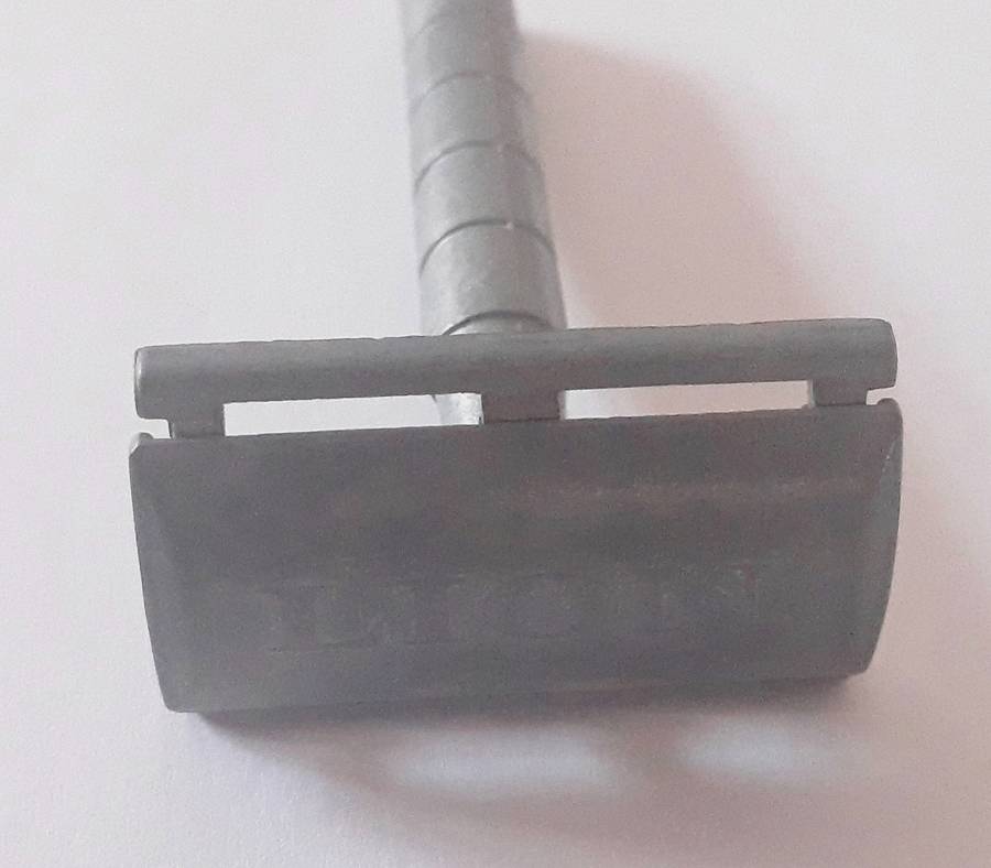 Vintage South African Made Lion Safety Razor