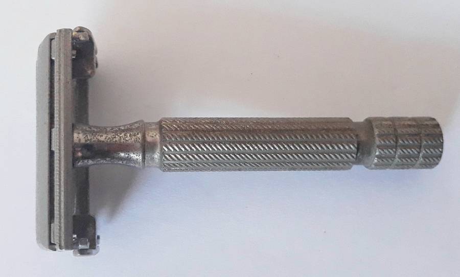 Vintage Gillette British No 58 Safety Razor With 1953 Coronation Case