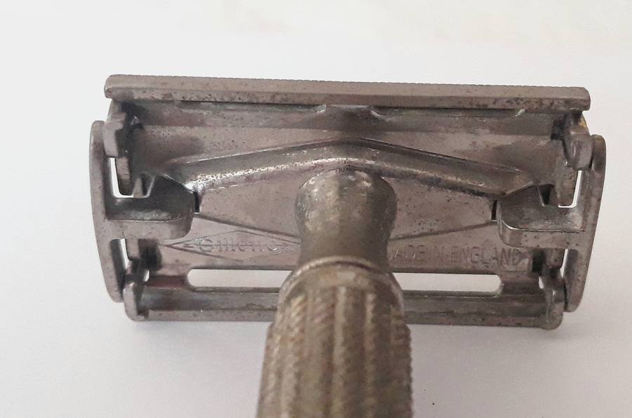 Vintage Gillette British No 58 Safety Razor With 1953 Coronation Case