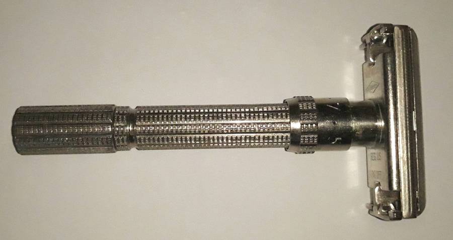 Vintage Gillette 1966 (L1) Slim Adjustable Safety Razor