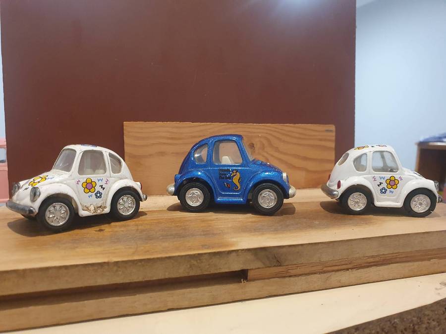 BEETLE  BUGS   DIE CAST   3 IN SET