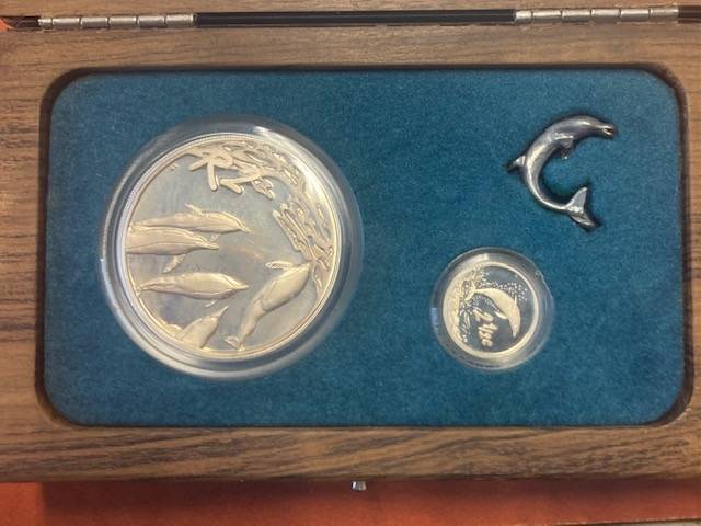 2001 Marine Life Set Dolphin Series