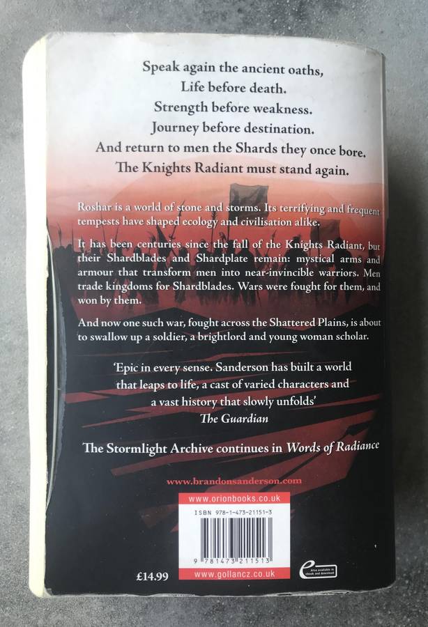 The Way of Kings (Stormlight Archive #1) by Brandon Sanderson [Paperback: Average]