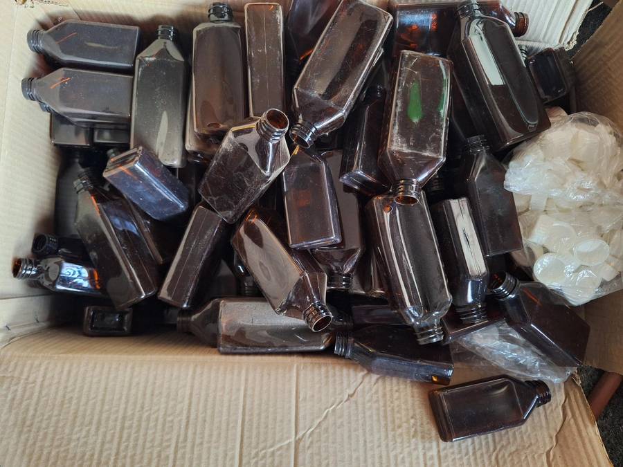 Plastic Brown Medisine bottles Bulk (+-75bottles with caps)