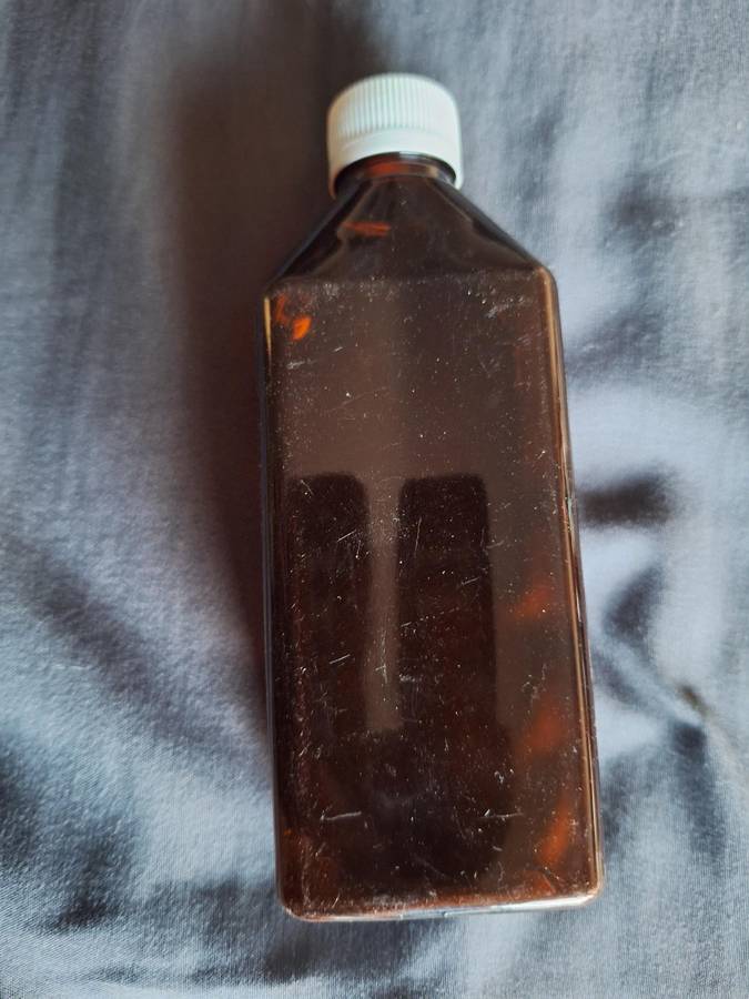 Plastic Brown Medisine bottles Bulk (+-75bottles with caps)