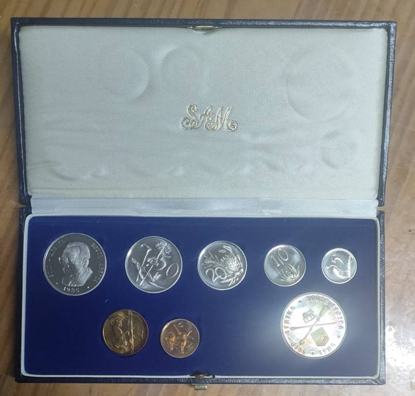1985 uncirculated coin collection in original mint box