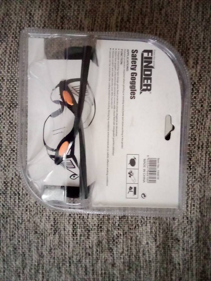 SAFTY GOGGLES