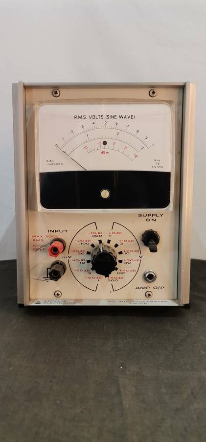 Vintage Advance Electronics VM77D RMS Volts Sine Wave Meter