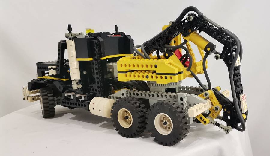 Vintage LEGO Technik 8868 Air Tech Claw Rig - Rare/Retired