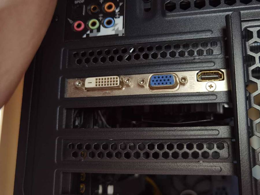 AMD Ryzen 3700X PC / AMD Radeon HD 6570 1GB