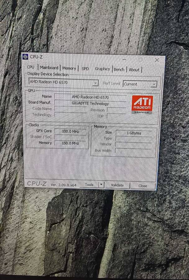 AMD Ryzen 3700X PC / AMD Radeon HD 6570 1GB