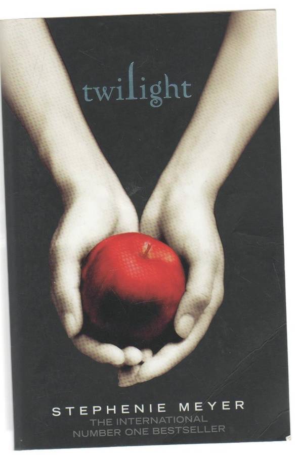 TWILIGHT - STEPHENIE MEYER (2007)