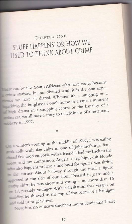 A COUNTRY AT WAR WITH ITSELF SOUTH AFRICA'S CRISIS OF CRIME - ANTHONY ALTBEKER (2007)