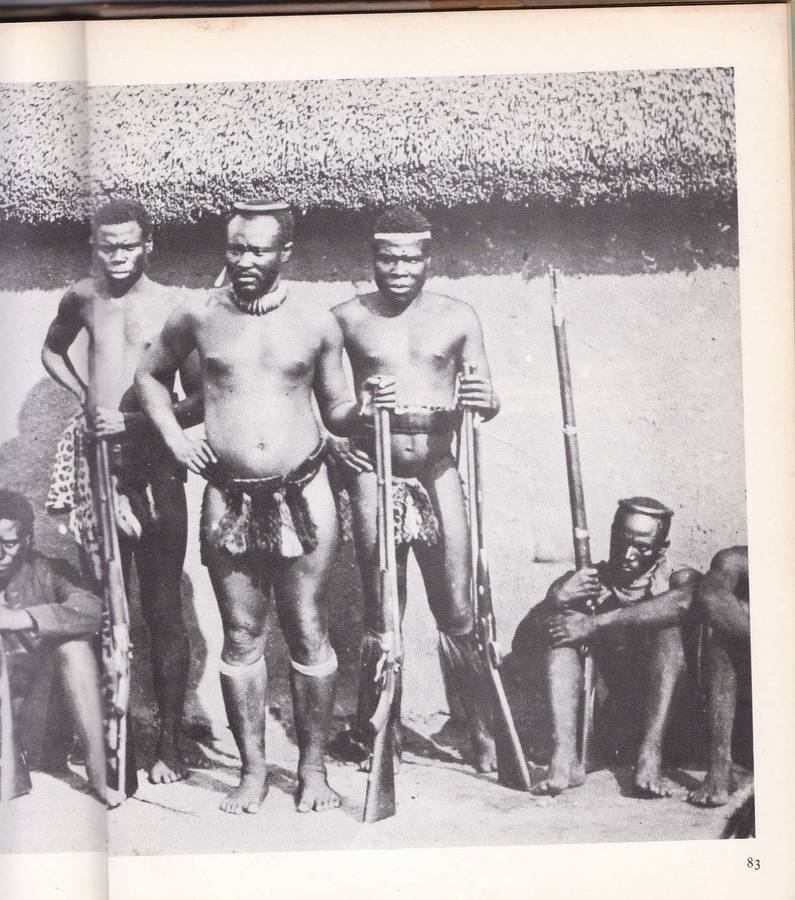 UNIFORMS & WEAPONS OF THE ZULU WAR - CHRISTOPHER WILKINSON-LATHAM (1 ST PUBLISHED 1978)