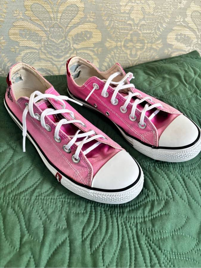 Levis Canvass Womens Size 7 Pink Shoes
