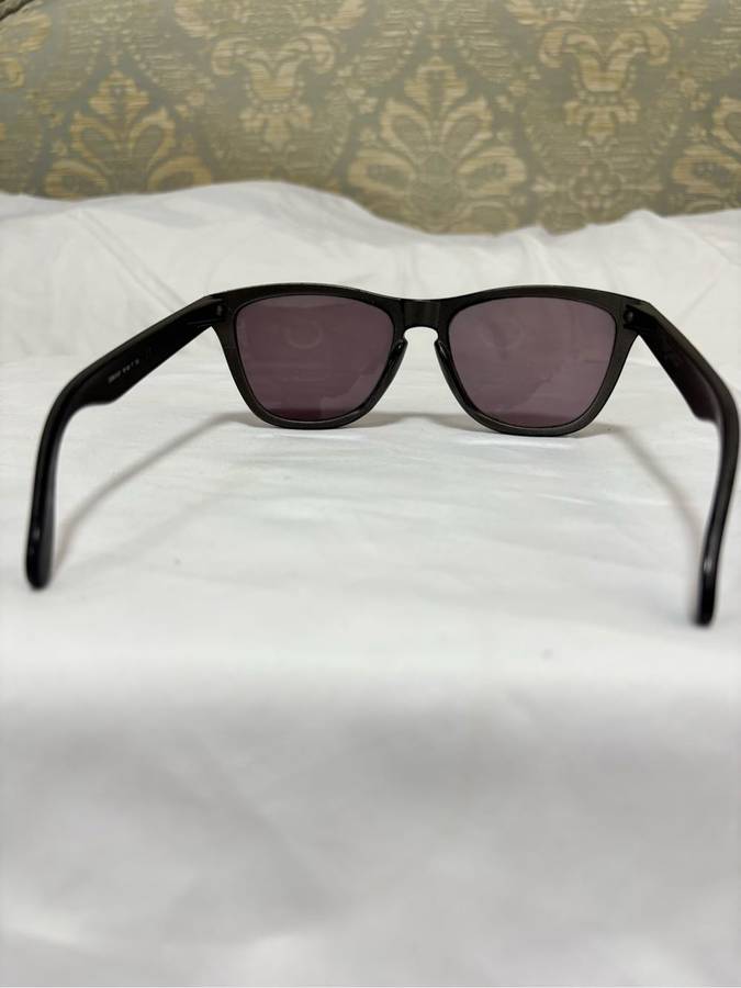 Oakley Frogskins Cat eye Sunglasses markings end of arms