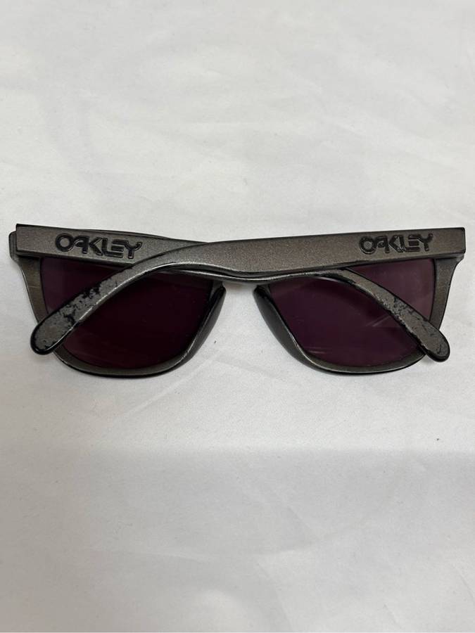 Oakley Frogskins Cat eye Sunglasses markings end of arms