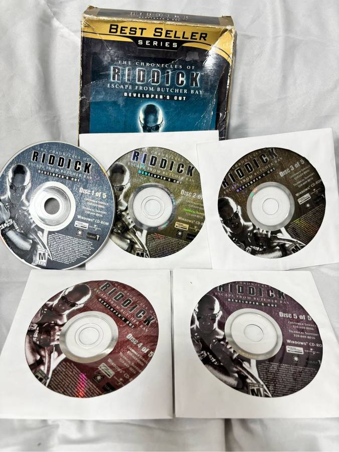 OC CD ROM The Chronicles of Riddick Escape from Butcher Bay 5 Discs  Developers Cut