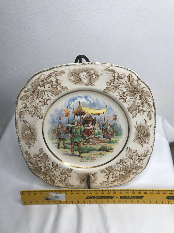 Robyn Hood wins silver arrow Ivory ware plate made Jon Maddock and sons