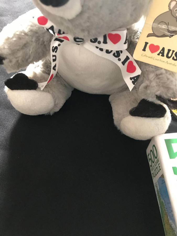 Australia Souvenir lot of 3 (puzzle and clock and koala )