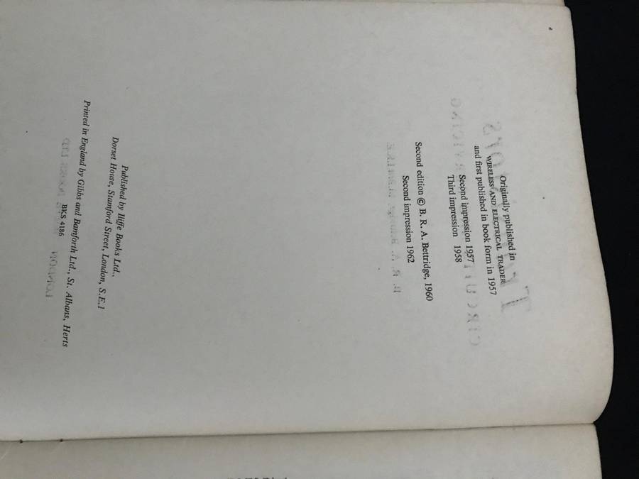 Transistors: Circuits and Servicing AuthorBernard Robert Arthur Bettridge 1962