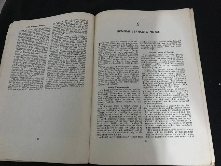 Transistors: Circuits and Servicing AuthorBernard Robert Arthur Bettridge 1962