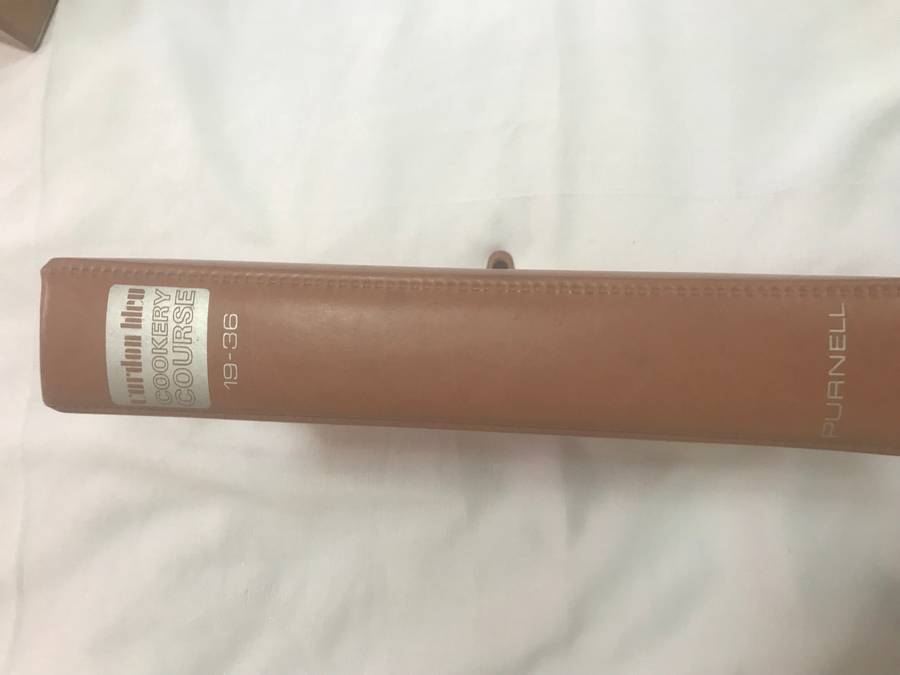 Purnell's Cordon Bleu Cookery Course Magazine Brown leather case Excellent condition nr19-36