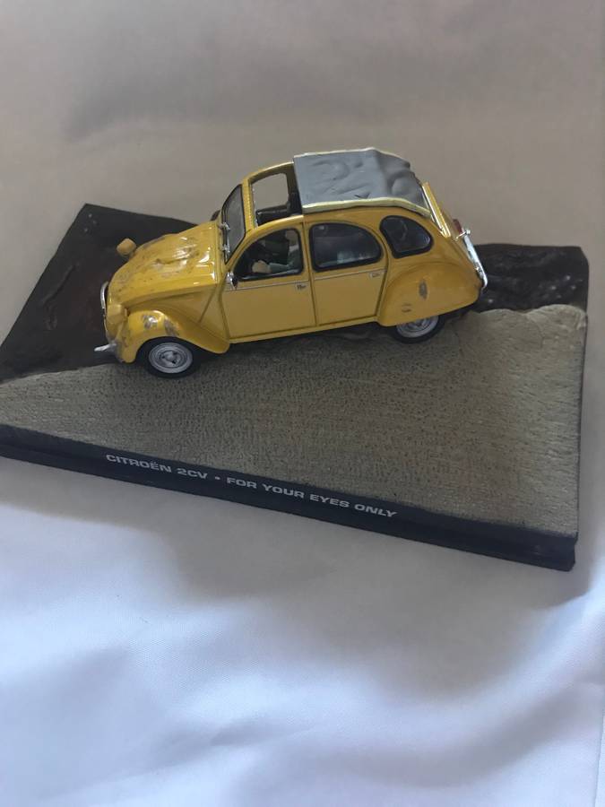 James Bond 007 - Citroen 2CV model car - For your eyes only collectable car