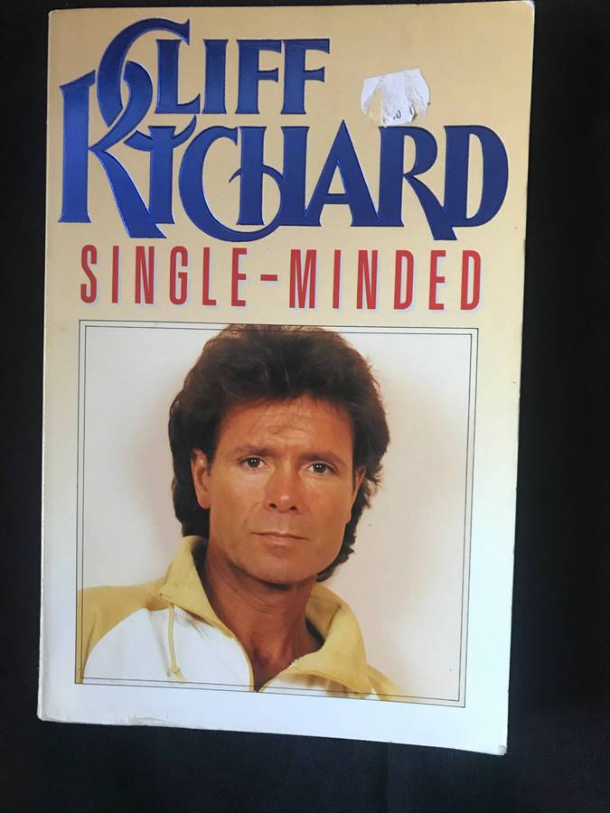 Neil Diamond Live in America 2 CDs and Cliff Richard 2 CDs and Book Cliff Richard