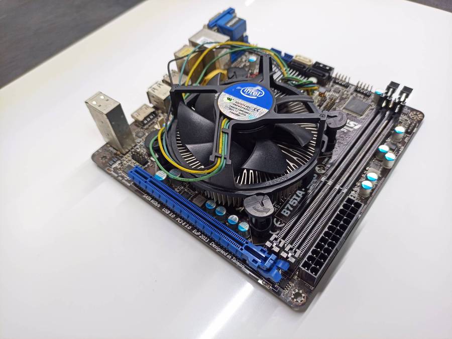 MSI B75IA-A33 - Intel(R) Core(R) (TM) i3-3240 CPU @ 3.40GHz Motherboard