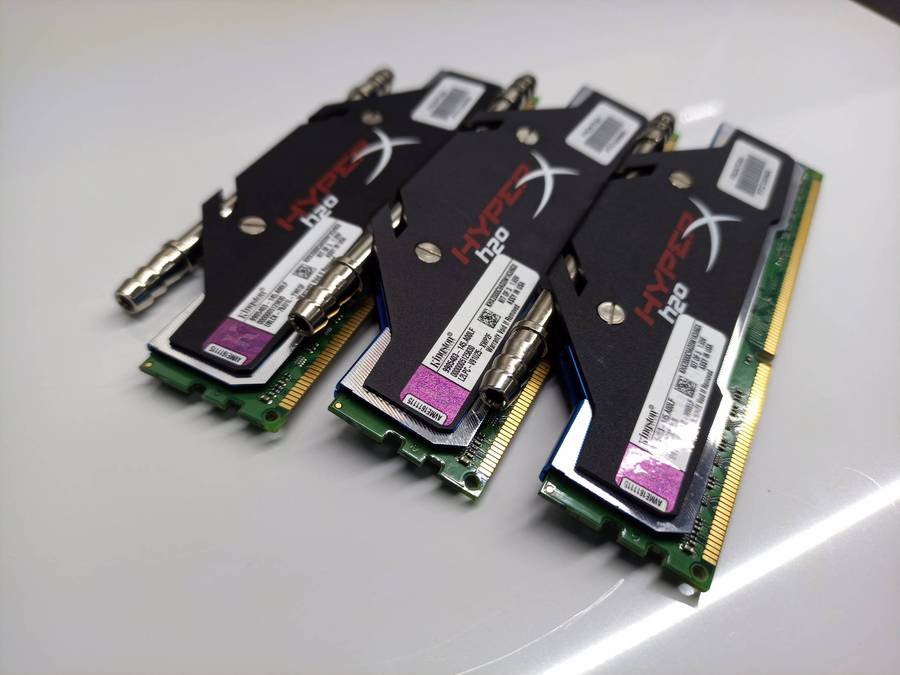 Kingston HyperX 6GB Kit (3x2GB Module) 6 Triple channel Lit 2000 [PC3-16000] 240Pin DDR3 SDRAM