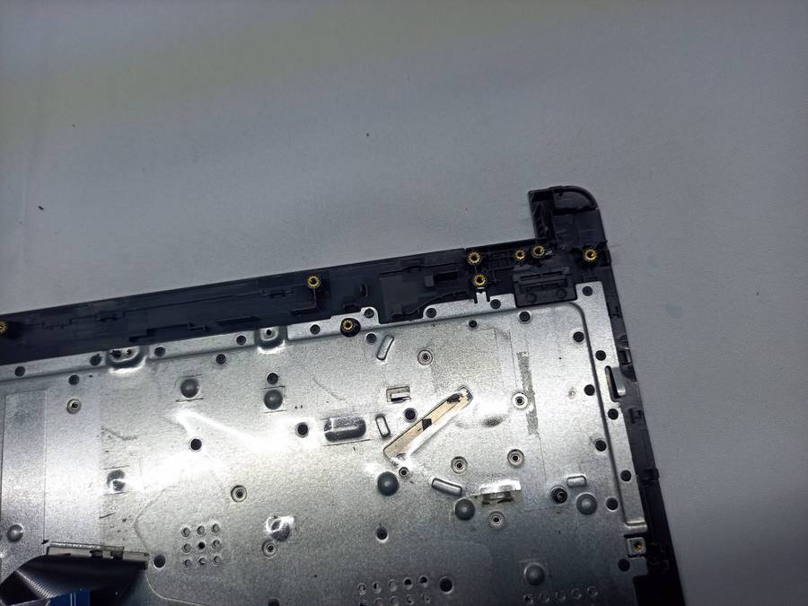 HP 250-255 G6 Palmrest W/Touchpad - AM204000110