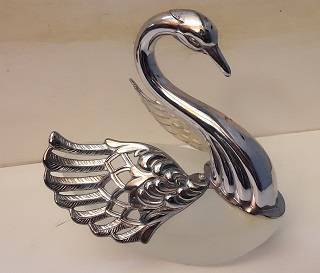 Swan  ornament Metal and Glass 16 cm x 14 cm
