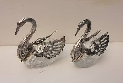 Pair of Swan  ornaments Metal and Glass  8 cm x 8 cm