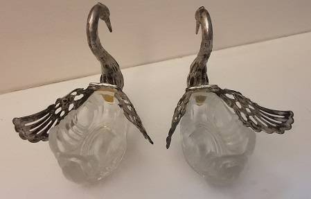 Pair of Swan  ornaments Metal and Glass  8 cm x 8 cm