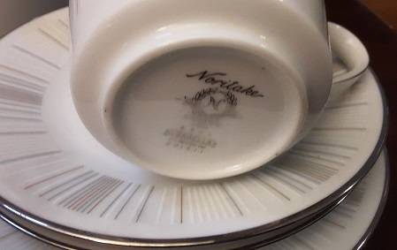 16   Piece Noritake Japan Isabella Tea / Coffee set