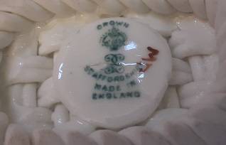 Staffordshire England Porcelain  basket  Flowers 14 x 12 cm