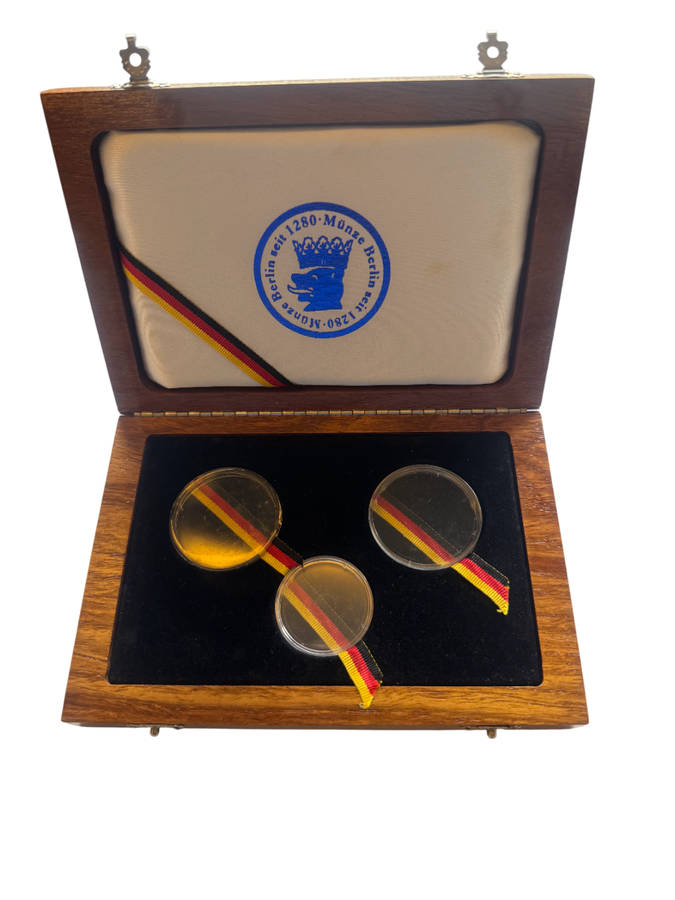 Original Berlin Mint 1280 Coin Box - Box Holds 2 x 1oz and 1 x 1/2 oz  Capsules Included