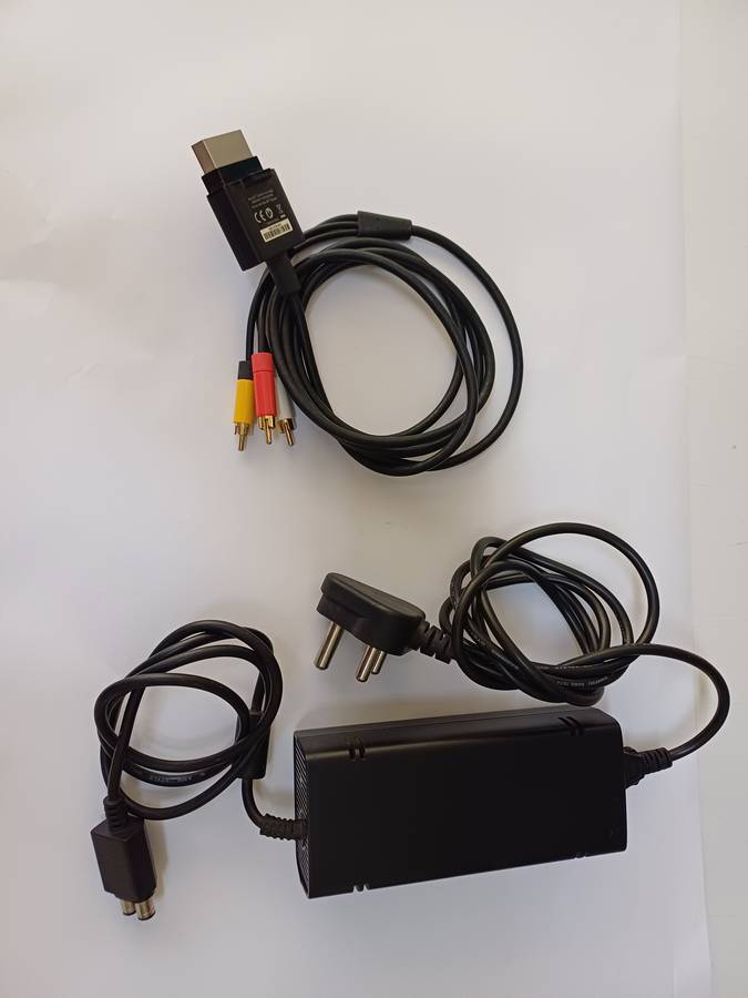 Xbox 360 S (Please read description)