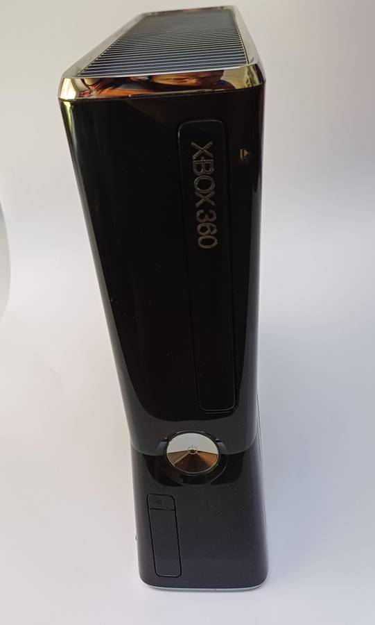 Xbox 360 S (Please read description)