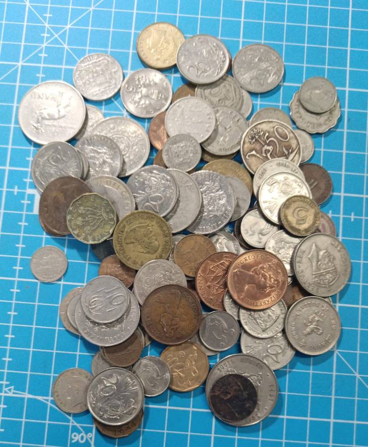 mixed lot of 100 coins