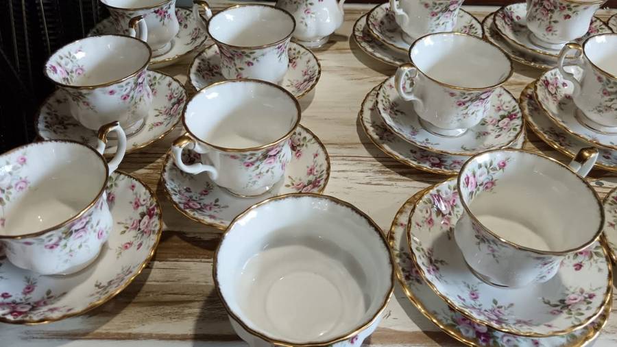 Royal Albert Cottage Garden Tea set