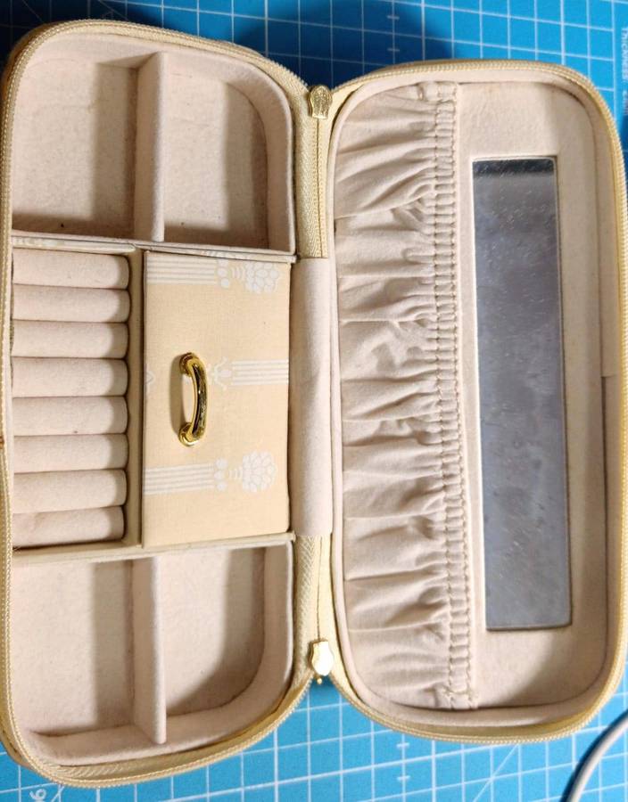 vintage Buckingham Palace jewellery case